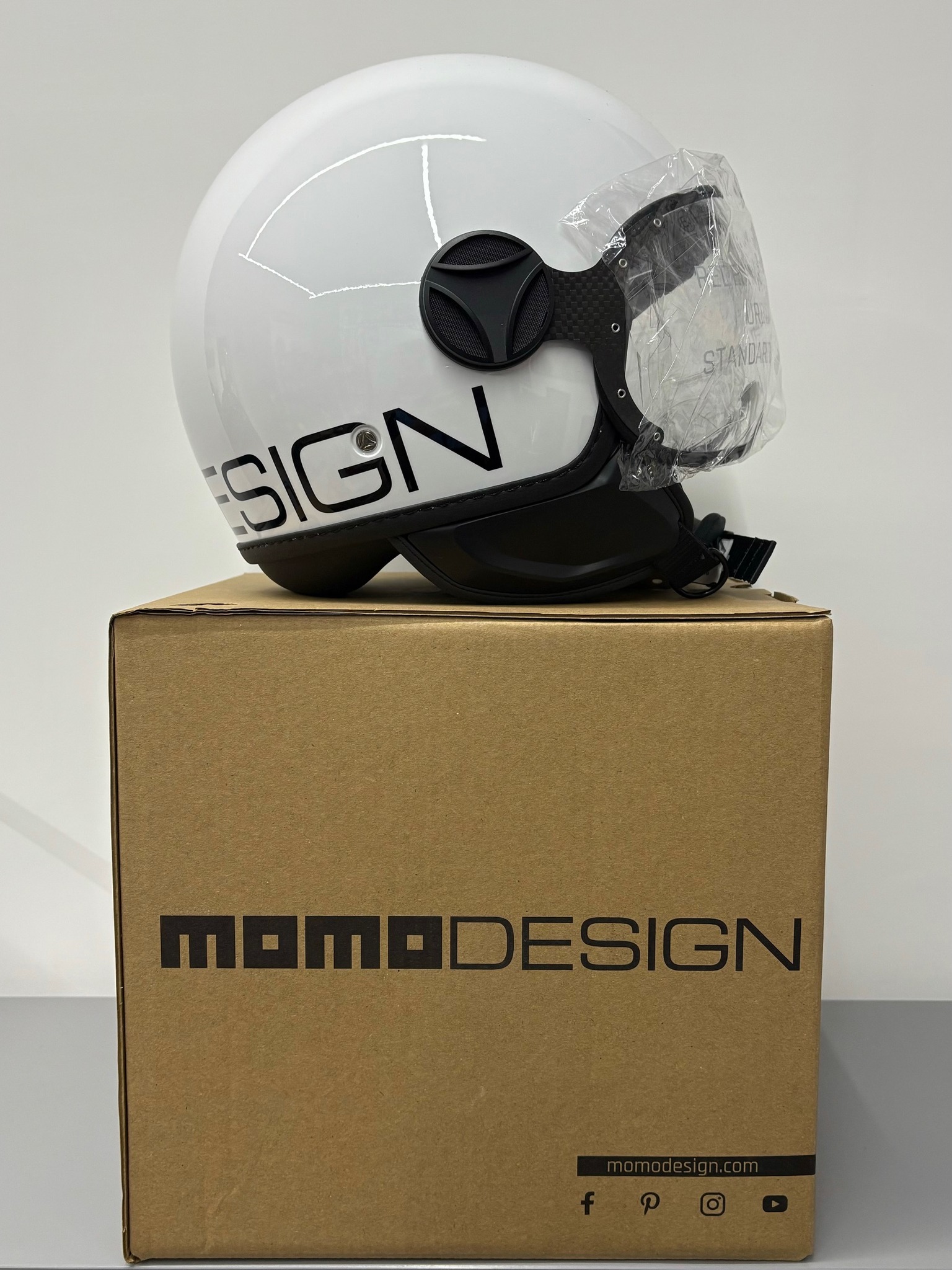 MomoDesign Model 11